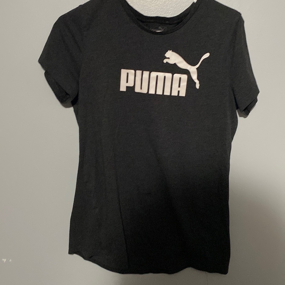 athletic tee